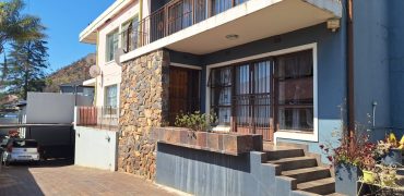 Huge five bedroom duplex in Kensington Johannesburg