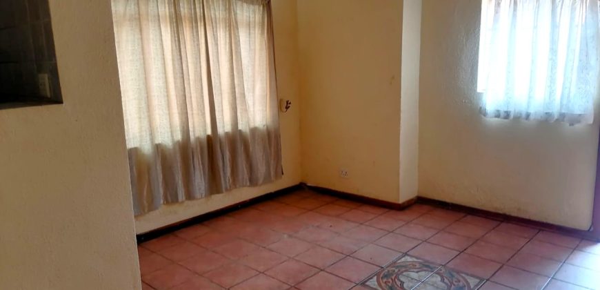 Spacious Family Home with Entertainment Area & Cottage