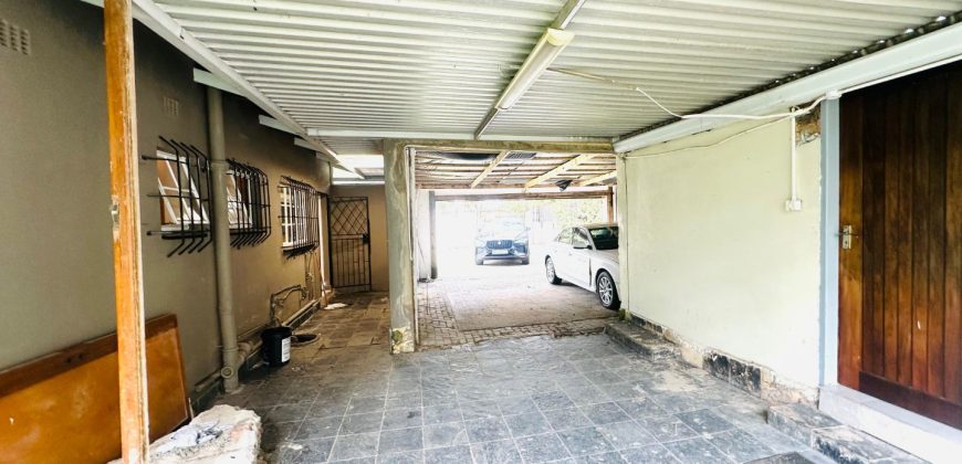 Secure 2 bedroom home with income-generating cottage