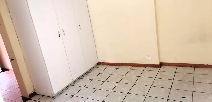 Spacious Family Home with Entertainment Area & Cottage