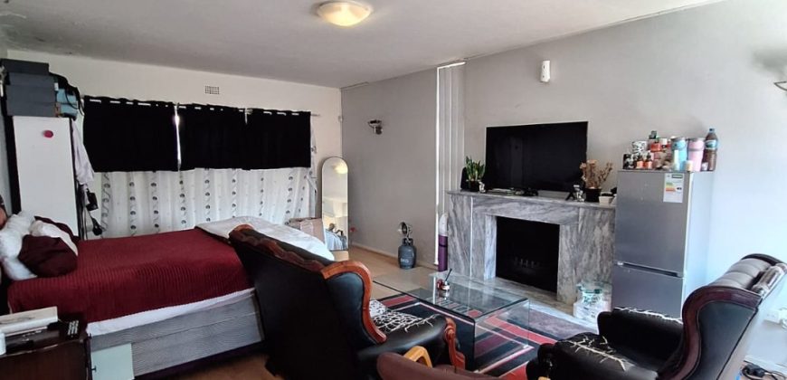 Huge five bedroom duplex in Kensington Johannesburg