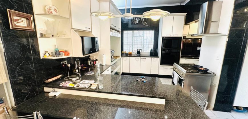 4 BEDROOM HOUSE FOR SALE