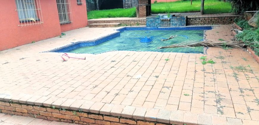 Spacious Family Home with Entertainment Area & Cottage