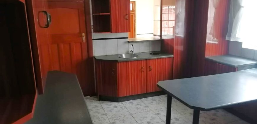 Spacious Family Home with Entertainment Area & Cottage