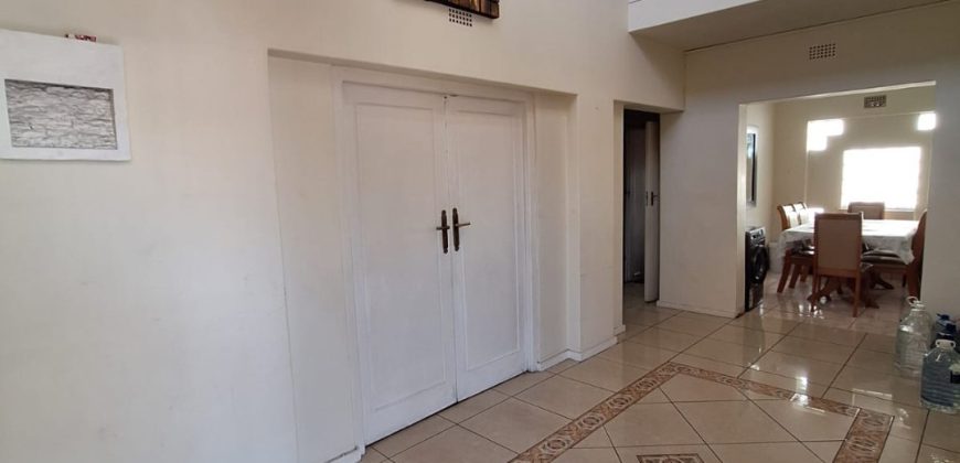 Huge five bedroom duplex in Kensington Johannesburg