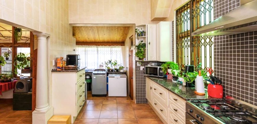 6 bedroom house for sale in Kensington