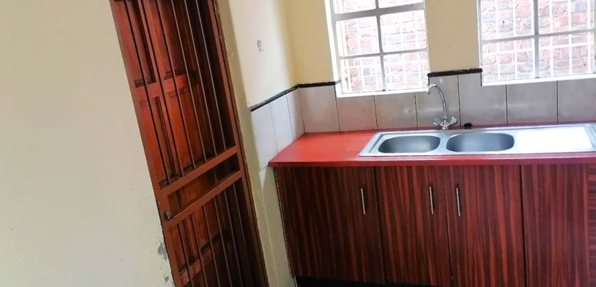 Spacious Family Home with Entertainment Area & Cottage