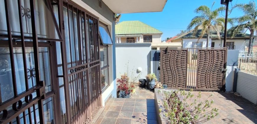 Huge five bedroom duplex in Kensington Johannesburg