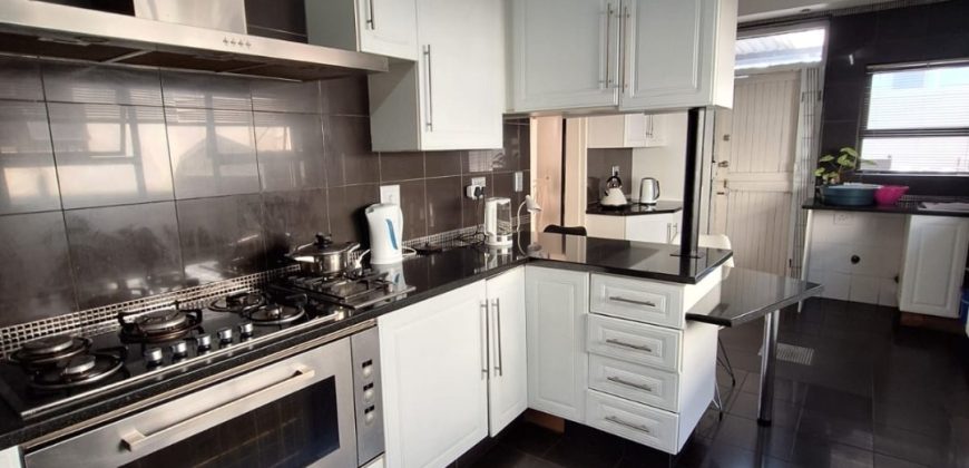 Huge five bedroom duplex in Kensington Johannesburg