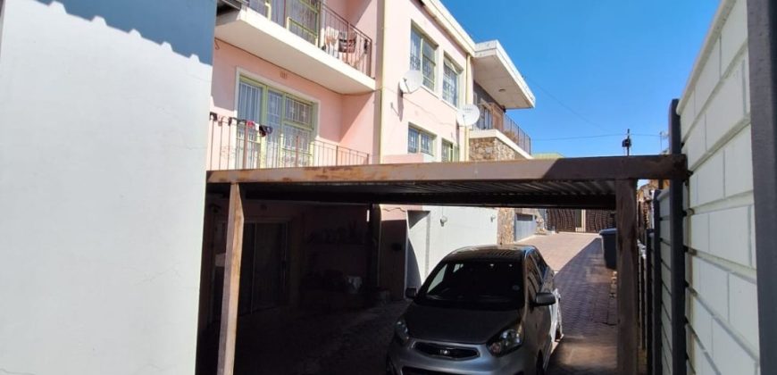 Huge five bedroom duplex in Kensington Johannesburg