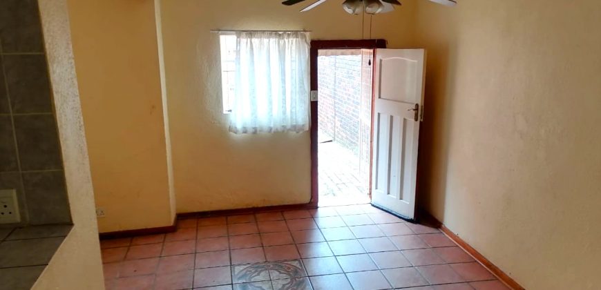 Spacious Family Home with Entertainment Area & Cottage