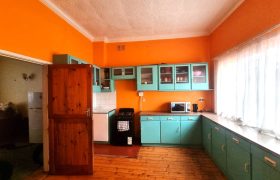 3-Bedroom House with 2 outside rooms