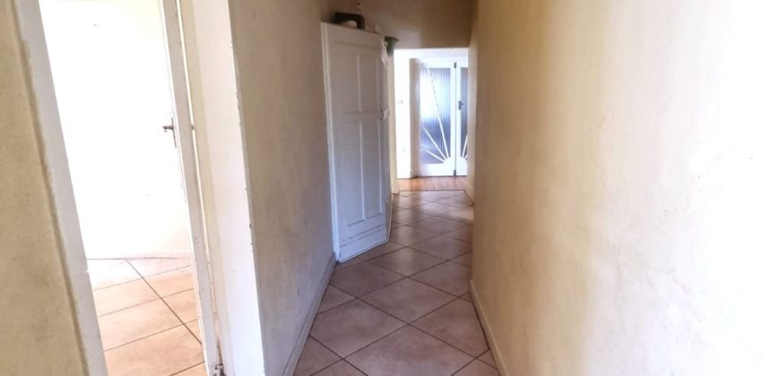 3-Bedroom House with 2 outside rooms