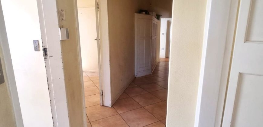 3-Bedroom House with 2 outside rooms