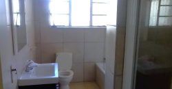 6 Bedroom family home with income cottages