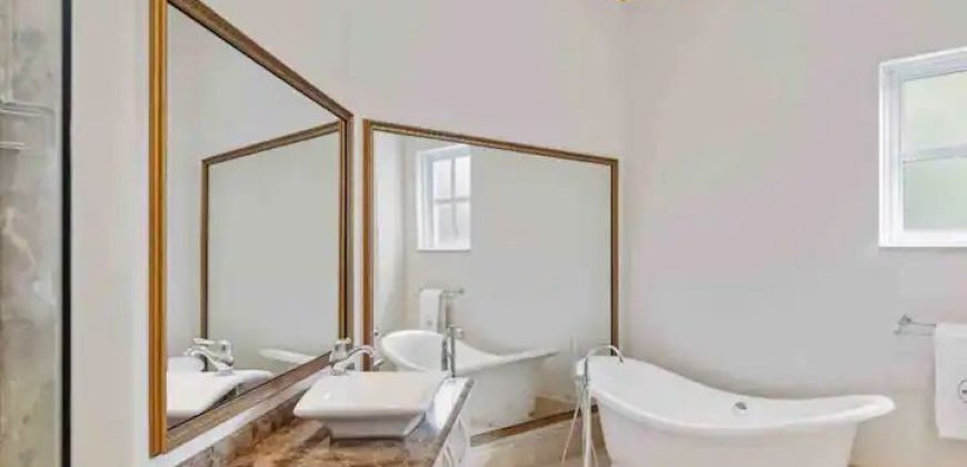 The White House facility is second to none it’s an Experience unparalleled luxury and style in a home that defines contemporary elegance.