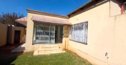 6 Bedroom family home with income cottages