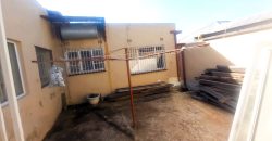 6 Bedroom family home with income cottages