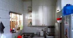 6 Bedroom family home with income cottages
