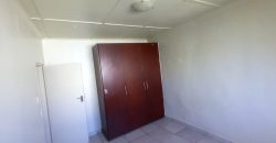 6 Bedroom family home with income cottages