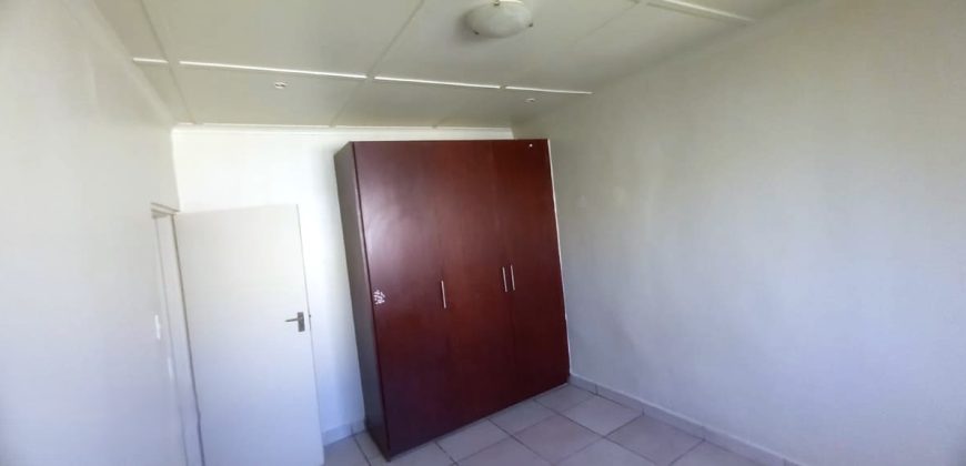 6 Bedroom family home with income cottages
