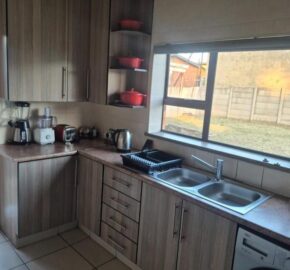 Spacious Family Home with Additional Cottages in Tedstoneville, Germiston