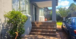 3 Bedroom house with cottages for sale.