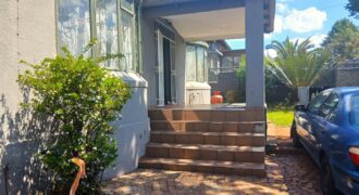 3 Bedroom house with cottages for sale.