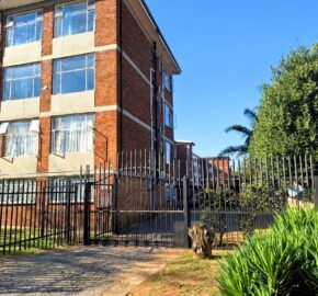 Smart 2 Bedroom Apartment in Symhurst