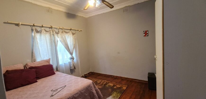 Spacious Property with Multiple Cottages in Kensington