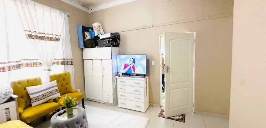 Amazing home in Kensington with income potential