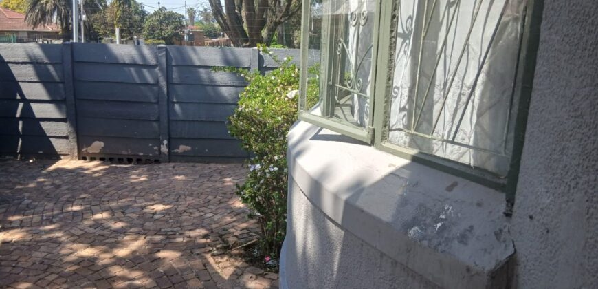 3 Bedroom house with cottages for sale.