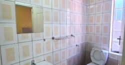 Guest house with multiple rooms, shops and entertainment area!