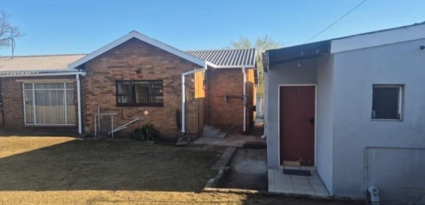 Spacious Family Home with Additional Cottages in Tedstoneville, Germiston
