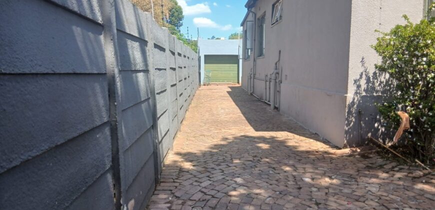 3 Bedroom house with cottages for sale.