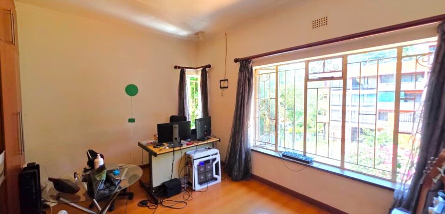 Spacious family home with a separate cottage in Cyrildene