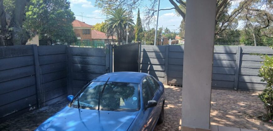 3 Bedroom house with cottages for sale.