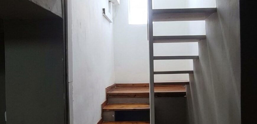Spacious Property with Multiple Cottages in Kensington