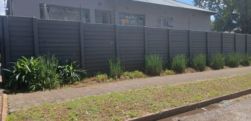 3 Bedroom house with cottages for sale.