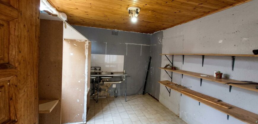 Spacious Property with Multiple Cottages in Kensington