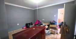 Spacious family home with a separate cottage in Cyrildene