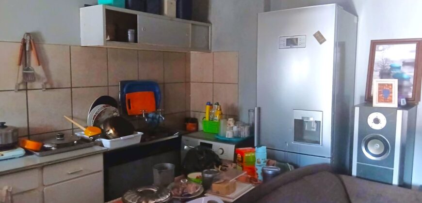 3 Bedroom house with cottages for sale.