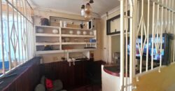 Guest house with multiple rooms, shops and entertainment area!