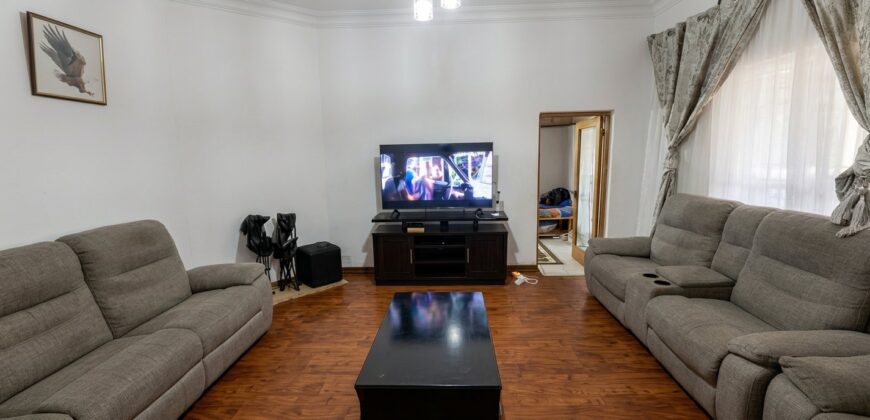 Spacious Property with Multiple Cottages in Kensington
