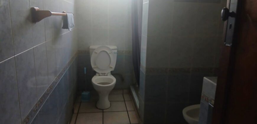 3 Bedroom house with cottages for sale.