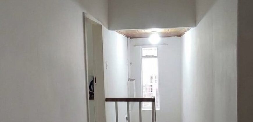 Spacious Property with Multiple Cottages in Kensington