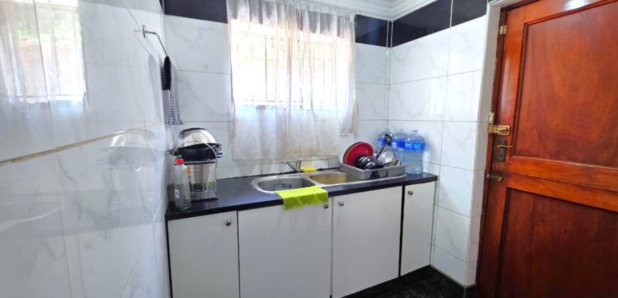Spacious family home with a separate cottage in Cyrildene