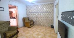 Guest house with multiple rooms, shops and entertainment area!